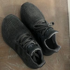 Excellent condition charcoal grey adidas swift run. Kids size 6 womens size 7.